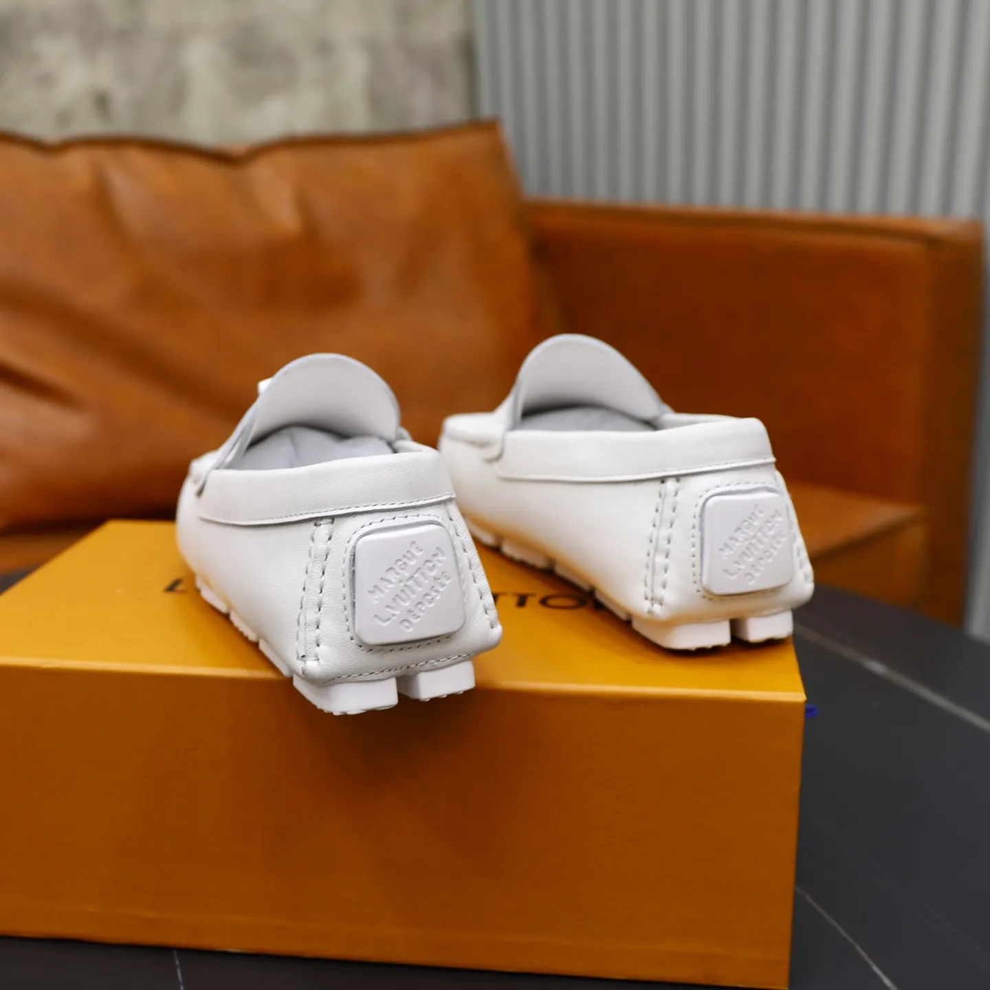 Ex-factory price: 480💰【LV】Louis Vuitton ⚠️High-end men’s driving and pedal series ⚠️38-44 (customized for 45) ⚠️All original cowhide leather! Thick and soft! Made entirely of calfskin lining! Rubber sheet anti-slip beanie sole! Three-dimensional package technology! Fashionable and classic! Handicrafts! Original high quality! Feel free to compare!